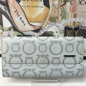 Salvatore Ferragamo Gancini Leather Continental Wallet 😍🔥